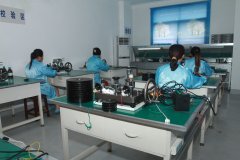 壓力開關(guān)檢測(cè)車間